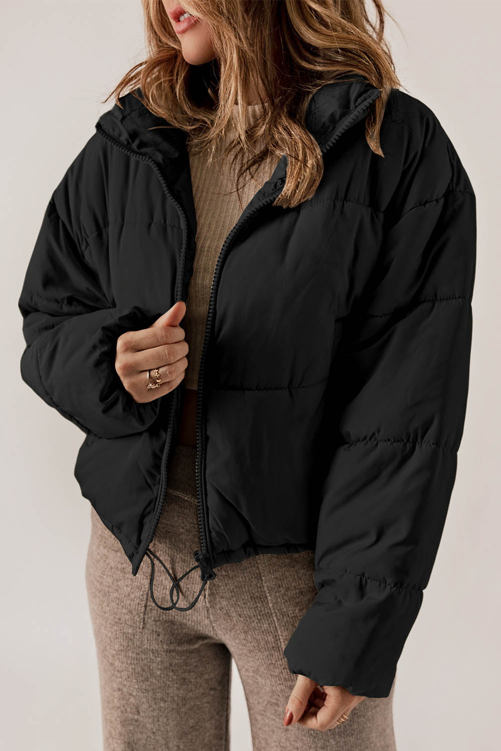 EMMA | Vinterkomfort Deluxe: Den Perfekte Puffer til Stil og Varme