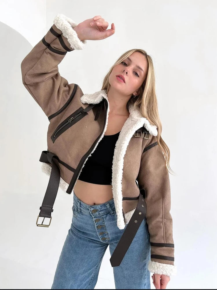 BABETTE | Vintage Jakke med Bælte og Frontlynlås