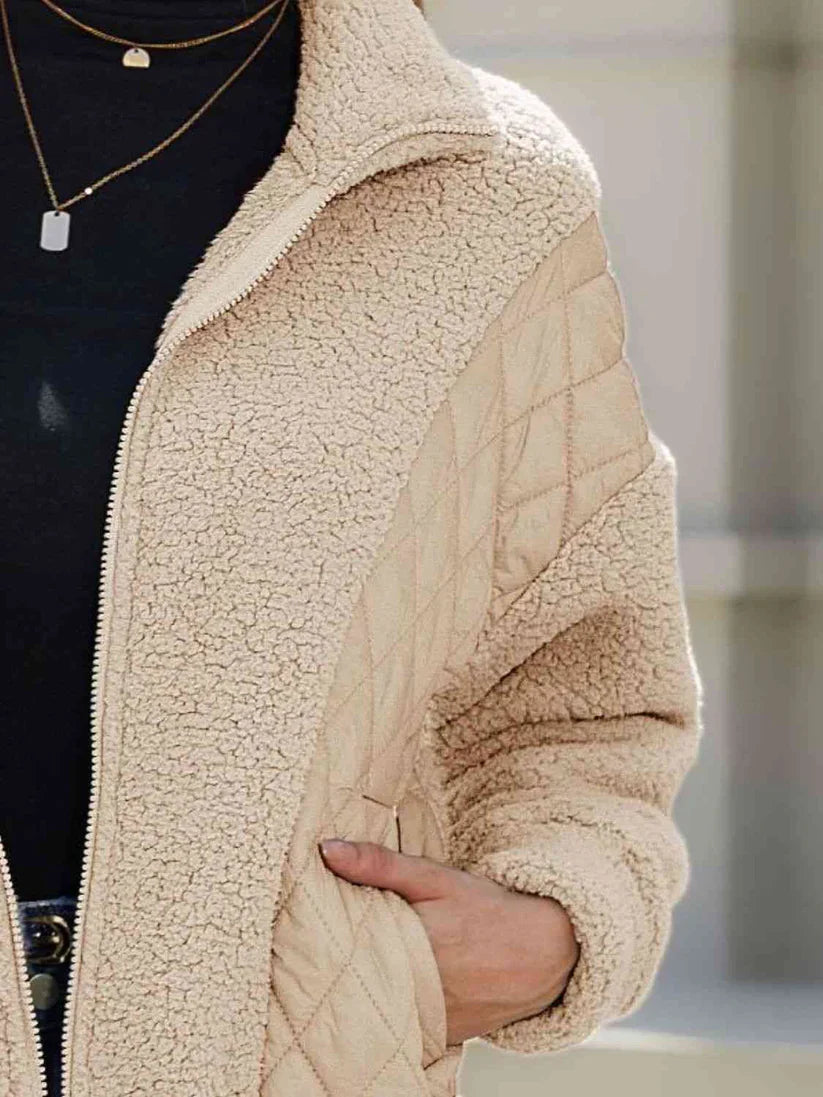 Ivory | Kreativ efterårsjakke med patchwork-design til kvinder