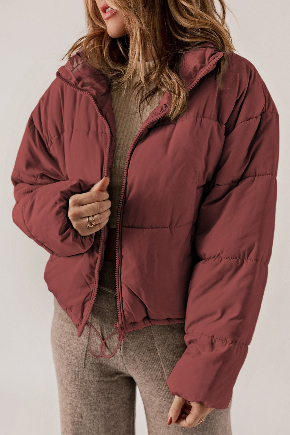 EMMA | Vinterkomfort Deluxe: Den Perfekte Puffer til Stil og Varme