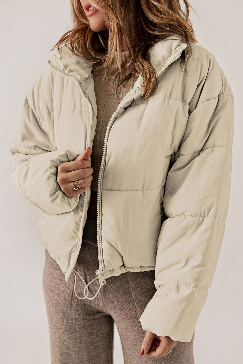 EMMA | Vinterkomfort Deluxe: Den Perfekte Puffer til Stil og Varme