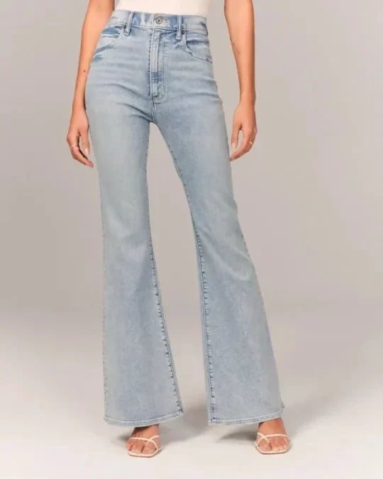LINA | Flare Jeans – Den ideelle kombination af stil og komfort