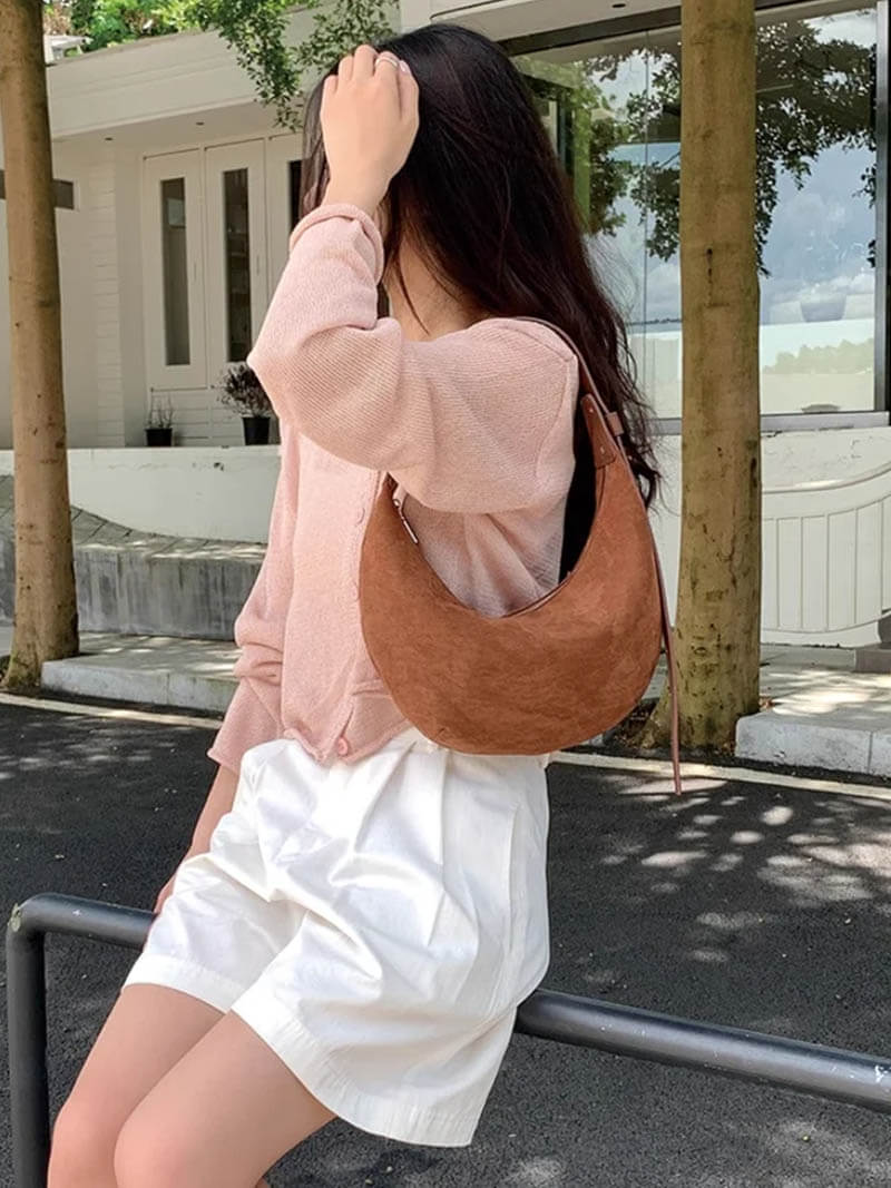 Lydia Halvmåne Imitationssuede Taske