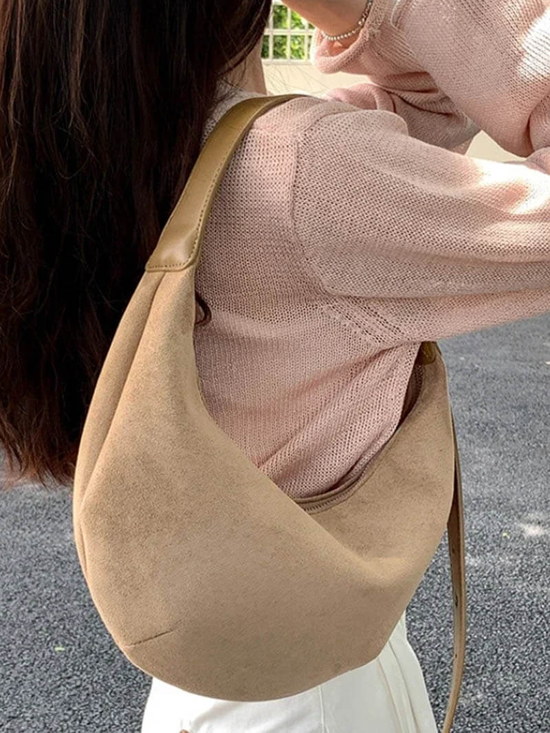 Lydia Halvmåne Imitationssuede Taske