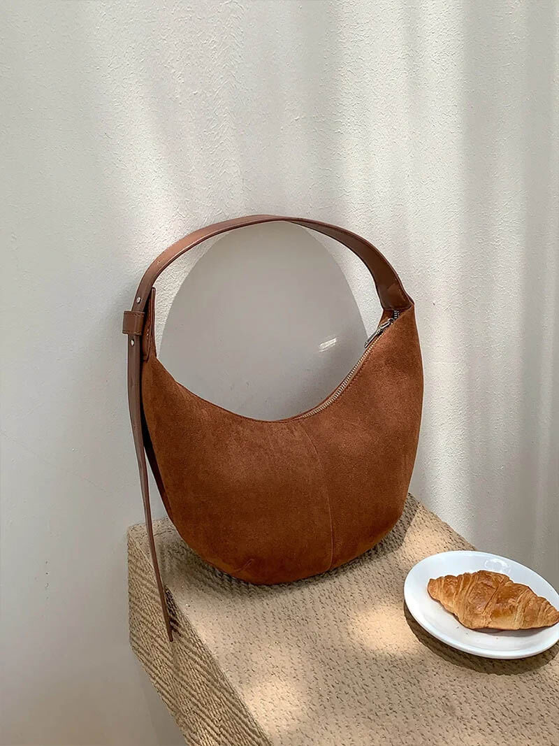 Lydia Halvmåne Imitationssuede Taske