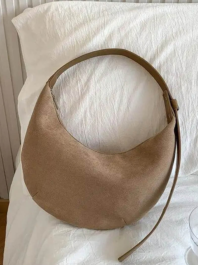 Lydia Halvmåne Imitationssuede Taske