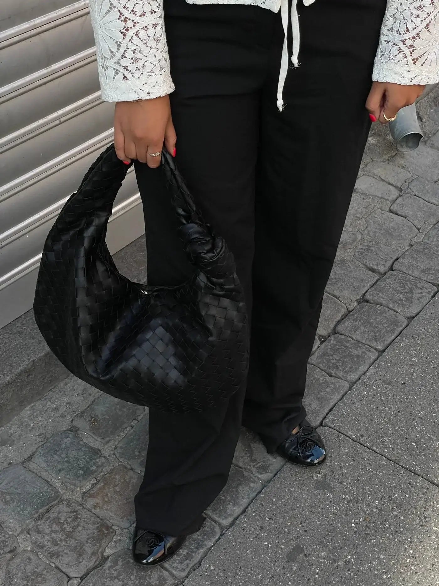 Elegant gewebte skuldertaske medium