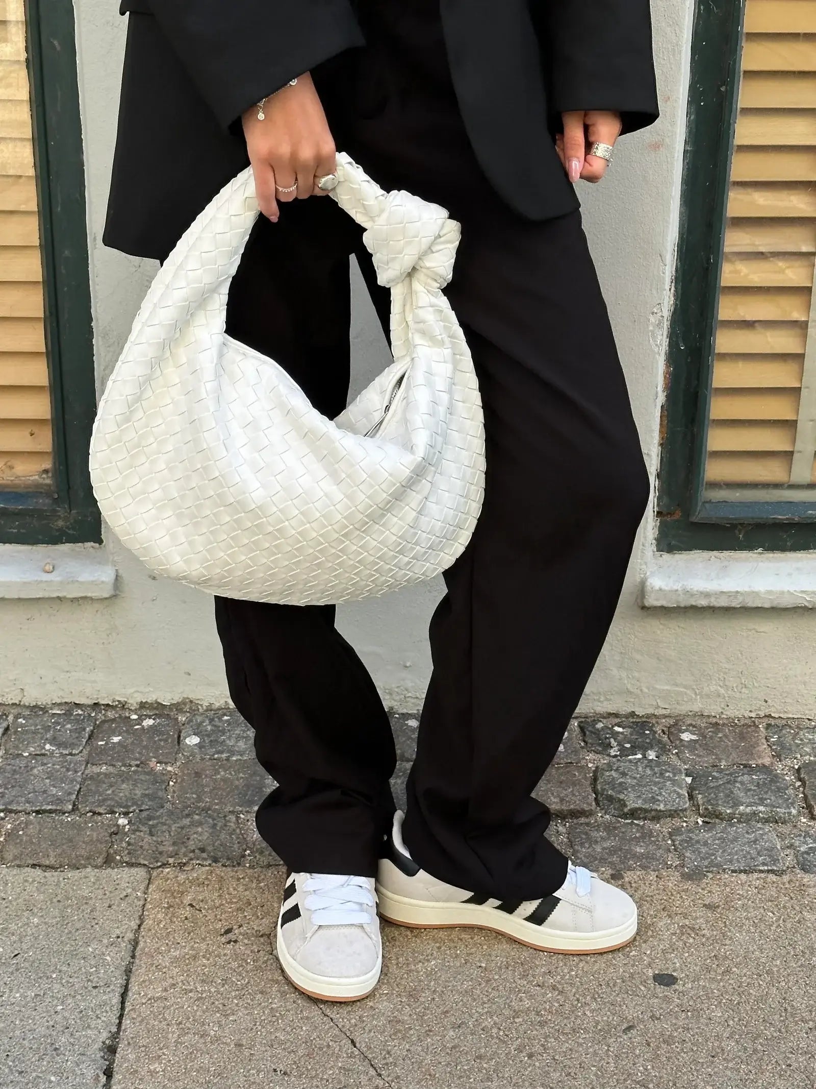 Elegant gewebte skuldertaske medium