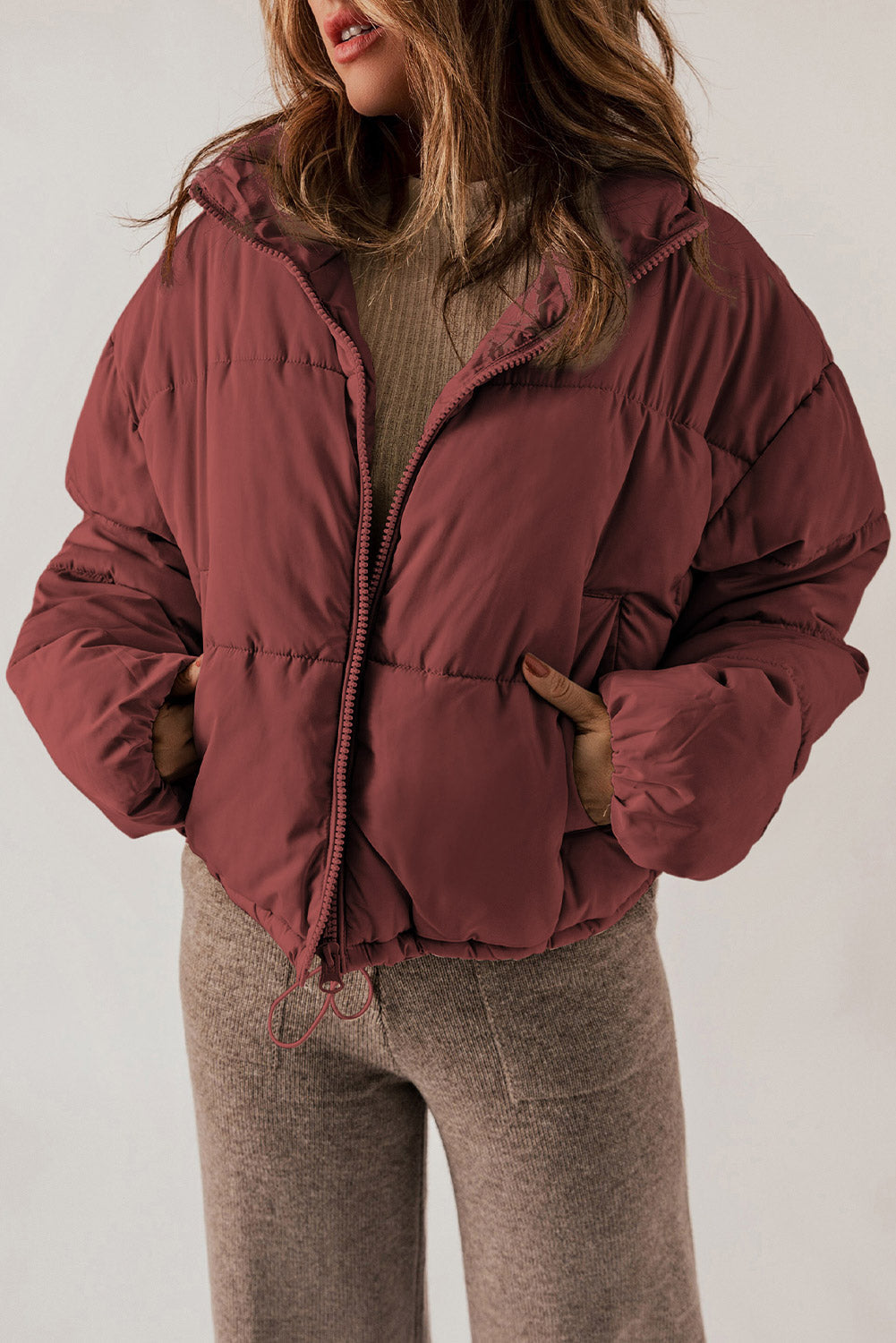 EMMA | Vinterkomfort Deluxe: Den Perfekte Puffer til Stil og Varme