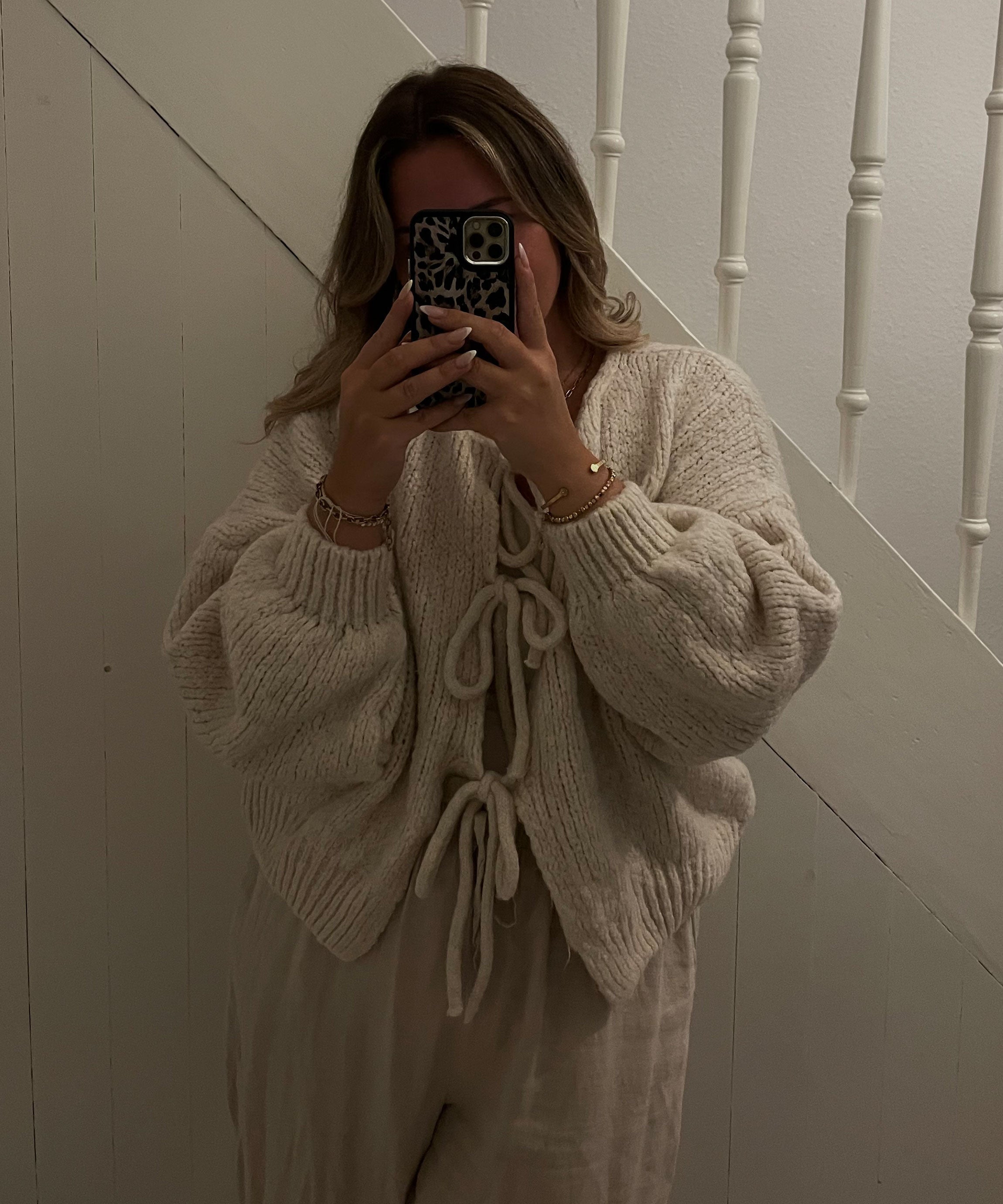 Fia | Sløjfe Strikjakke i Beige