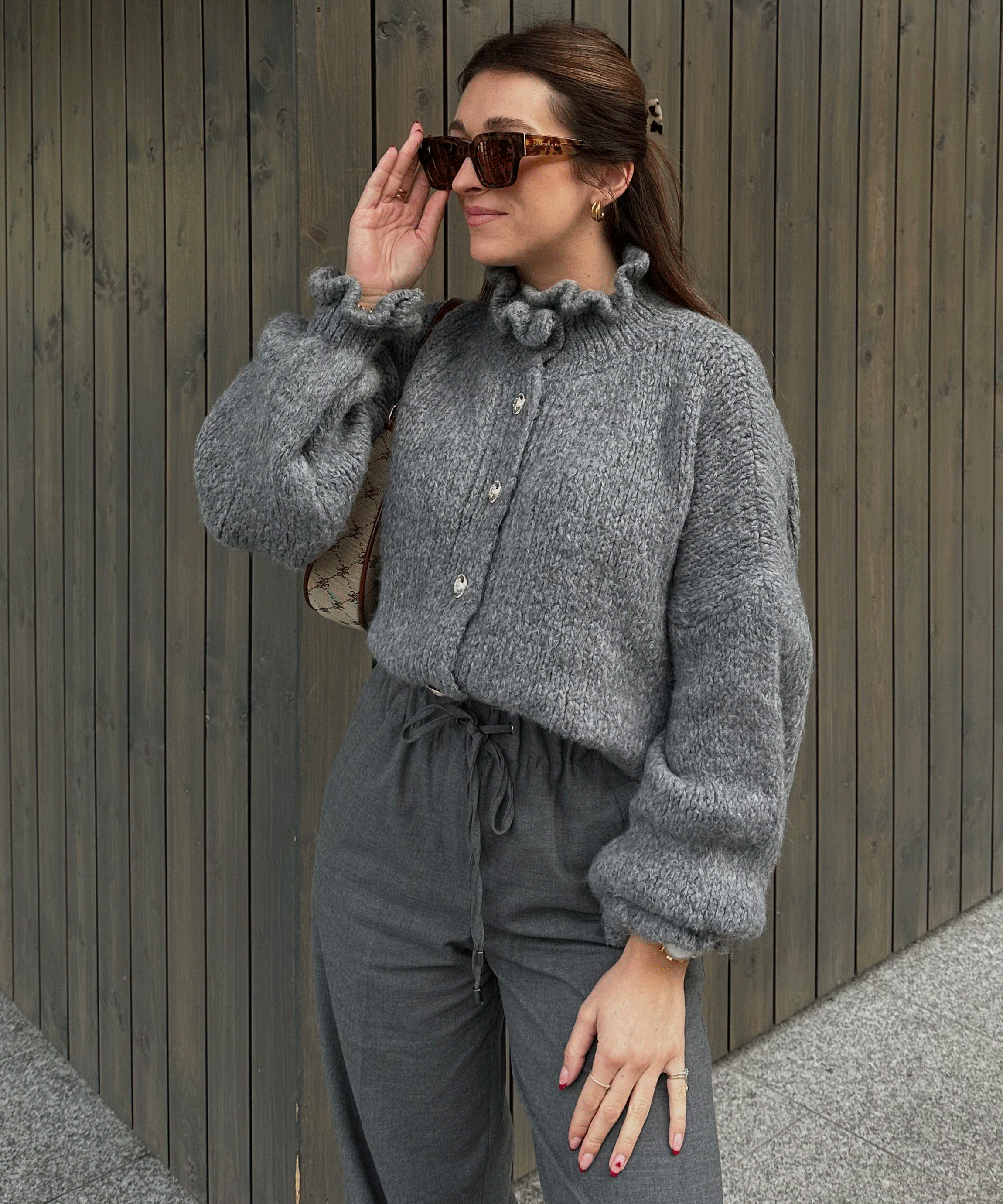 Alana | Mørkegrå Strikjakke
