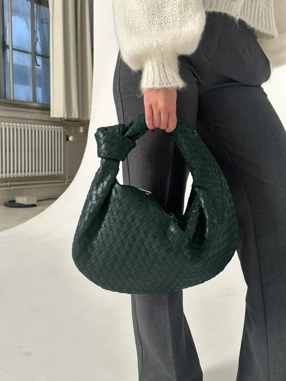 Elegant gewebte skuldertaske medium